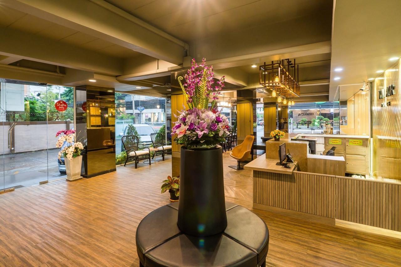 Ton Aor Place Hotel Bangkok Buitenkant foto