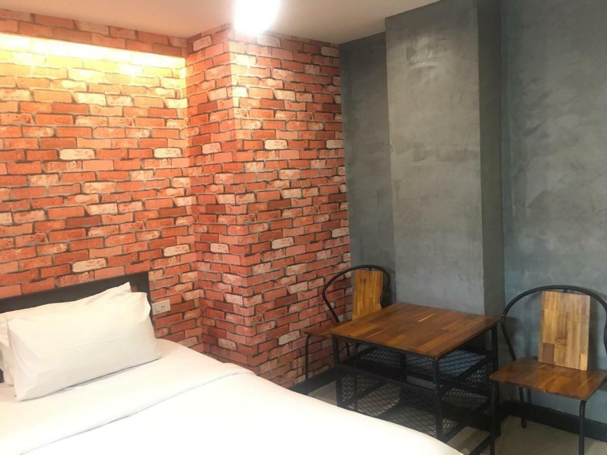 Ton Aor Place Hotel Bangkok Buitenkant foto